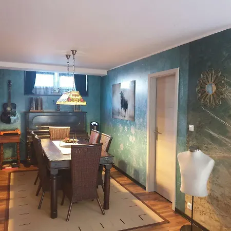 Feel Like / Fuhl Dich Zu Hause Büchenbeuren